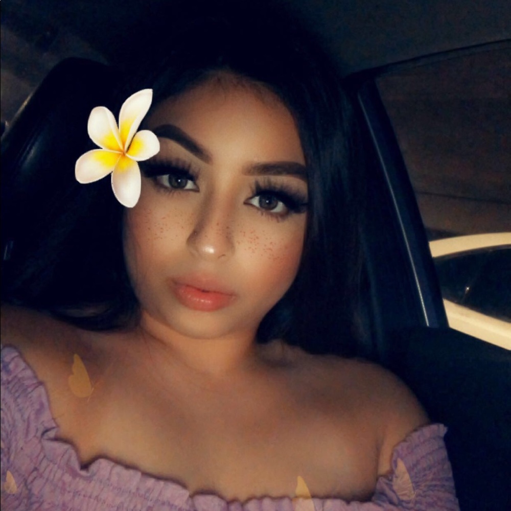 Meet your Posher, Monica